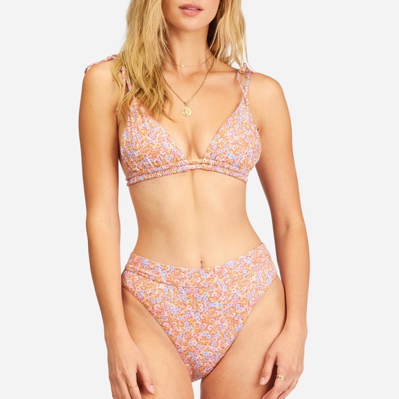 🔥🔥BILLABONG - CHASE THE SUN DOUBLE RUCHED TRIANGLE MAUI BIKINI SET🔥🔥 - Picture 4 of 10